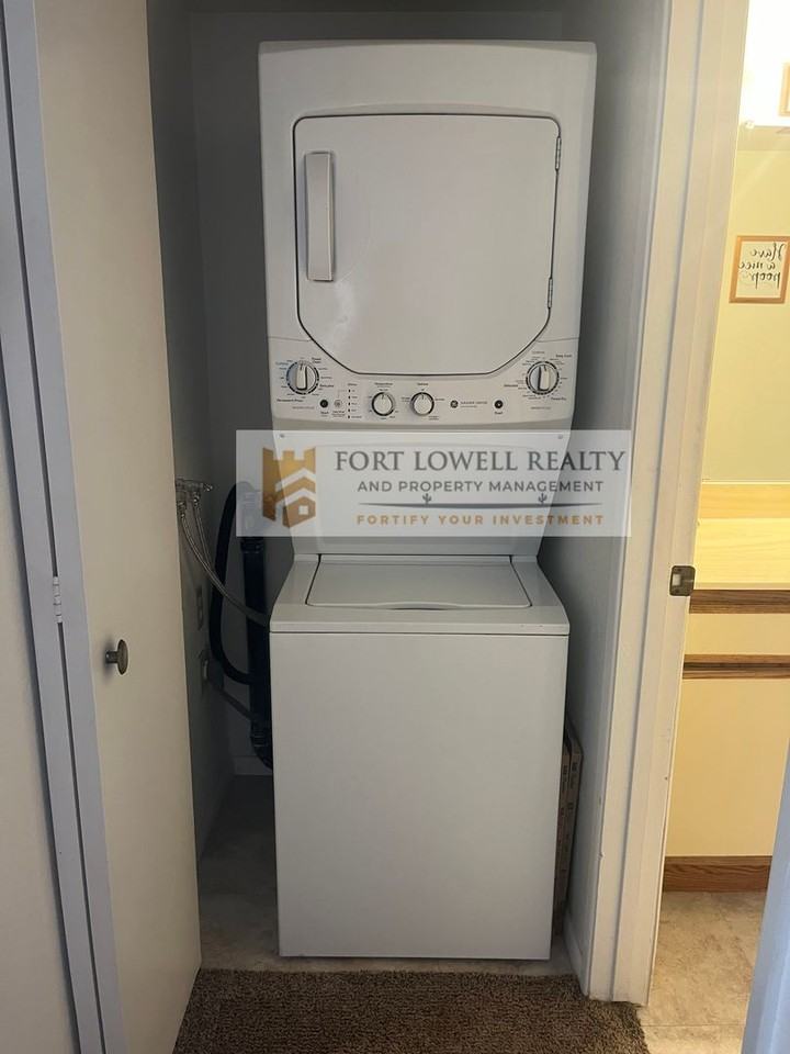 1698 W Wood Bridge Ct - Photo 7 of 8