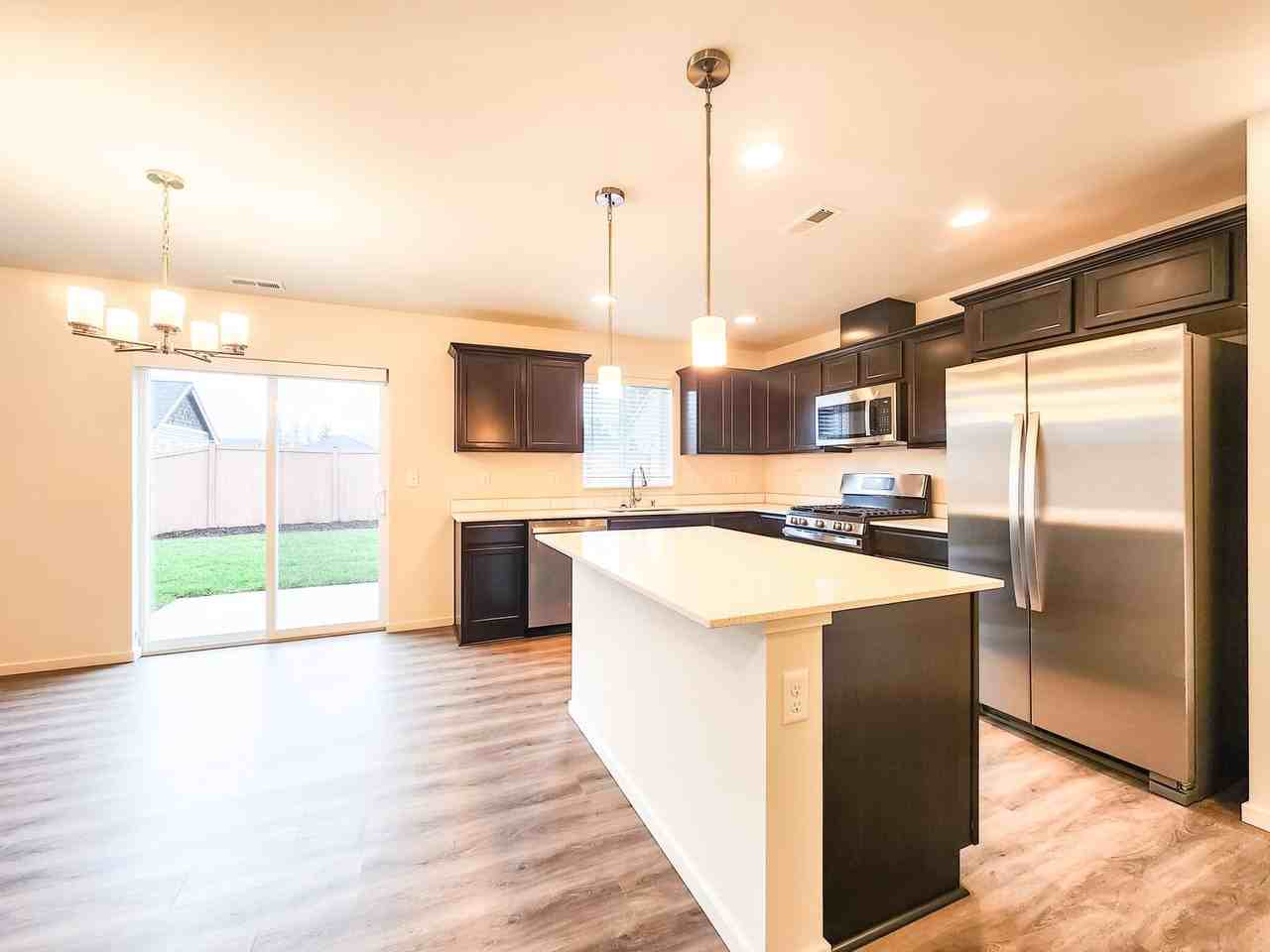 3946 85th Ave Ne - Photo 3 of 14