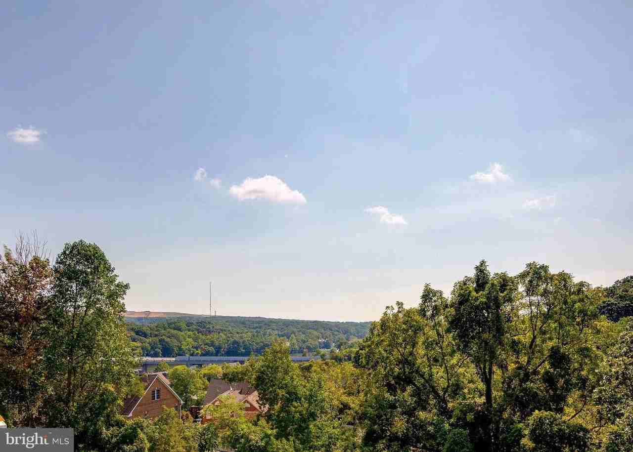 456 Overlook Dr - Photo 5 of 43