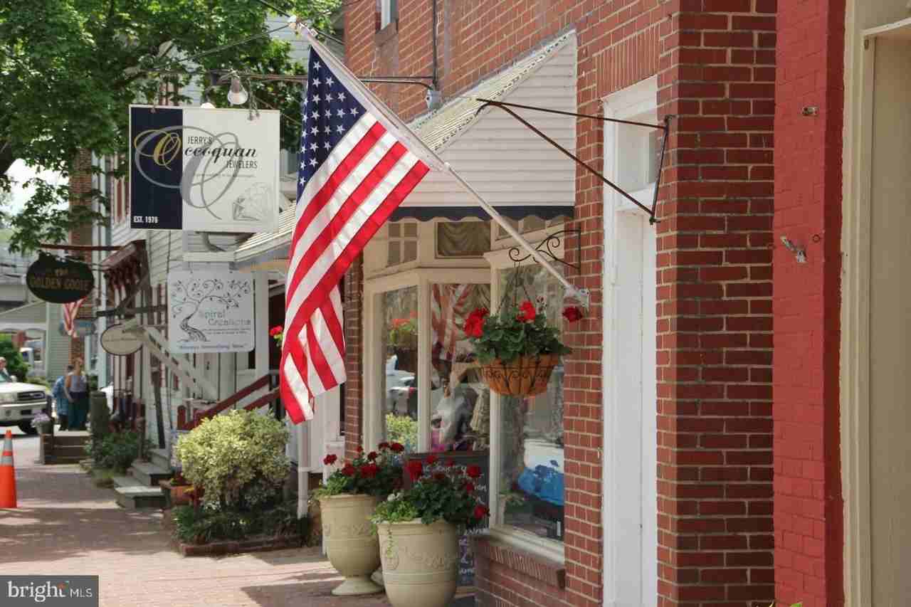 456 Overlook Dr - Photo 7 of 43