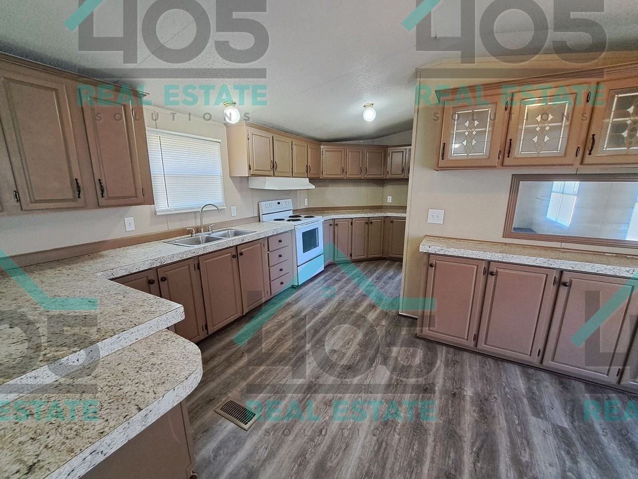 890047 S 3395 - Photo 2 of 16