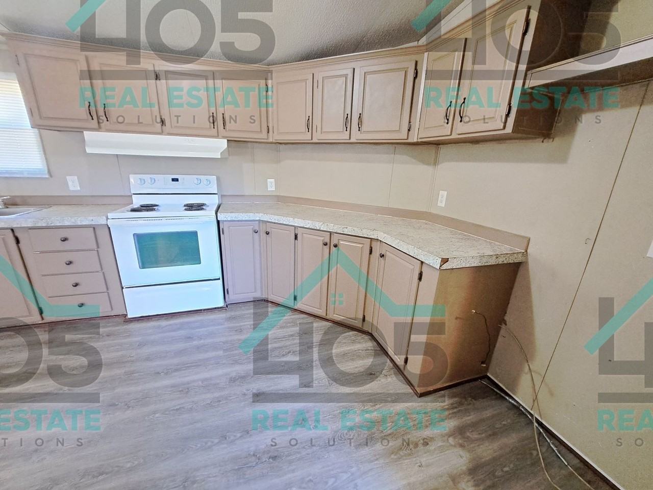 890047 S 3395 - Photo 3 of 16