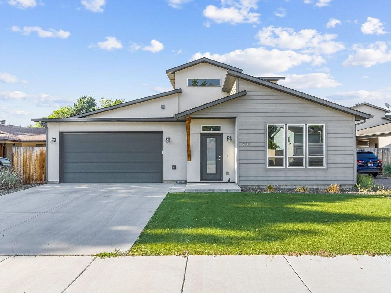 W Sylvan St, Boise City, ID 83706 3 Bedroom Apartment for 2,200/month