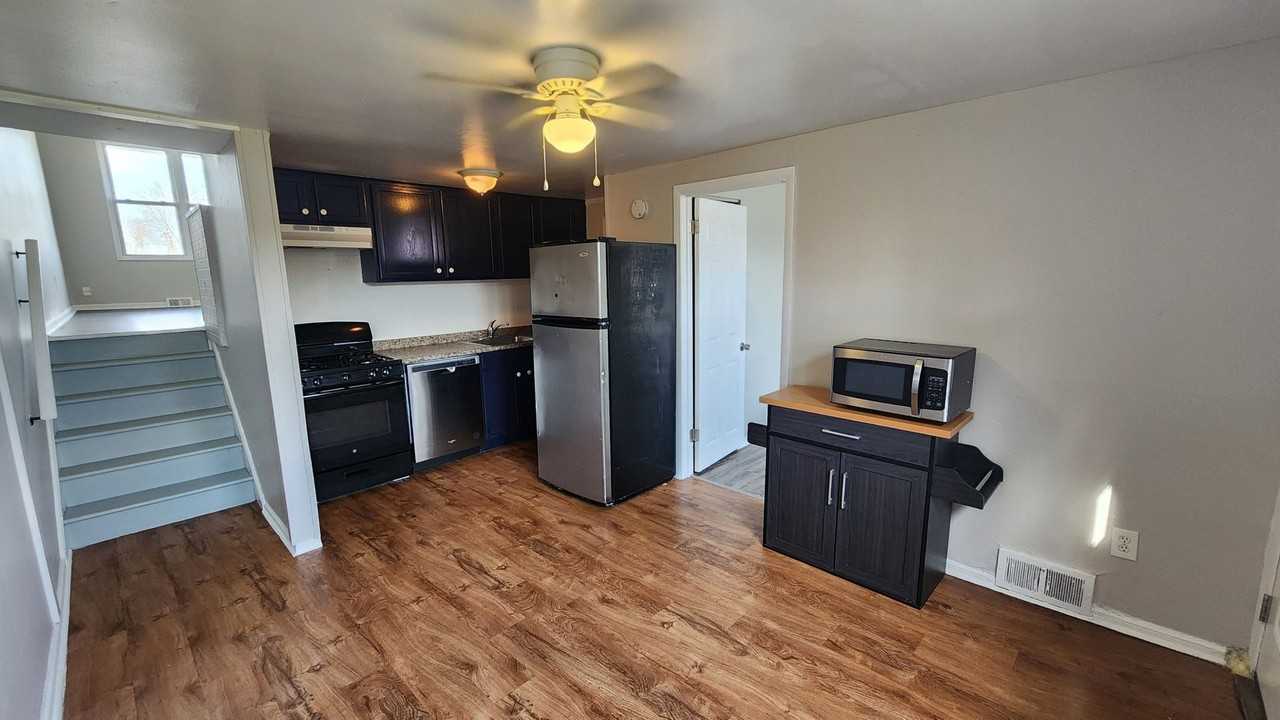 119 E Laughead Ave - Photo 3 of 16