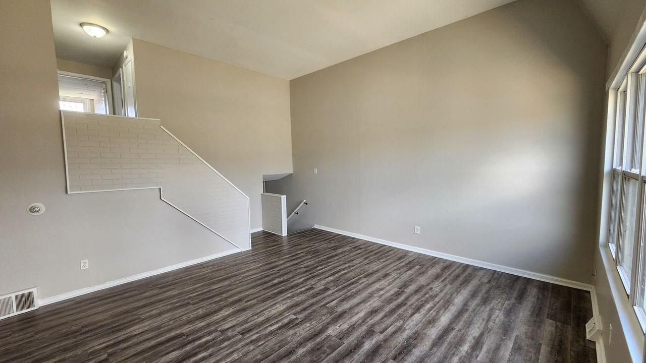 119 E Laughead Ave - Photo 4 of 16
