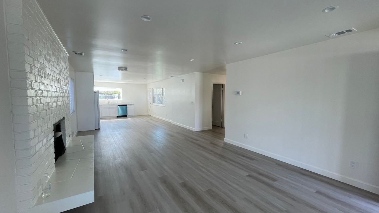 3495 Carrillo Dr - Photo 3 of 23