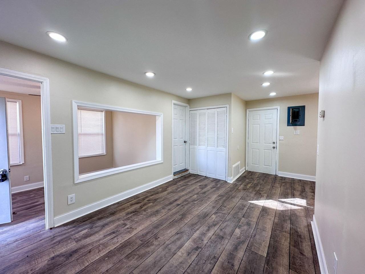 41453 Northwood St - Photo 3 of 9