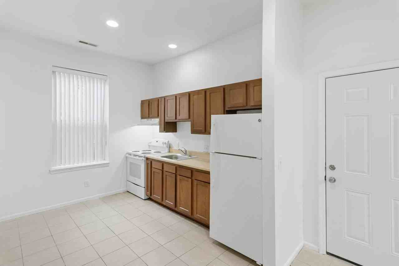 Cross Street Apartments (JAB Ypsi LLC) - Photo 2 of 27