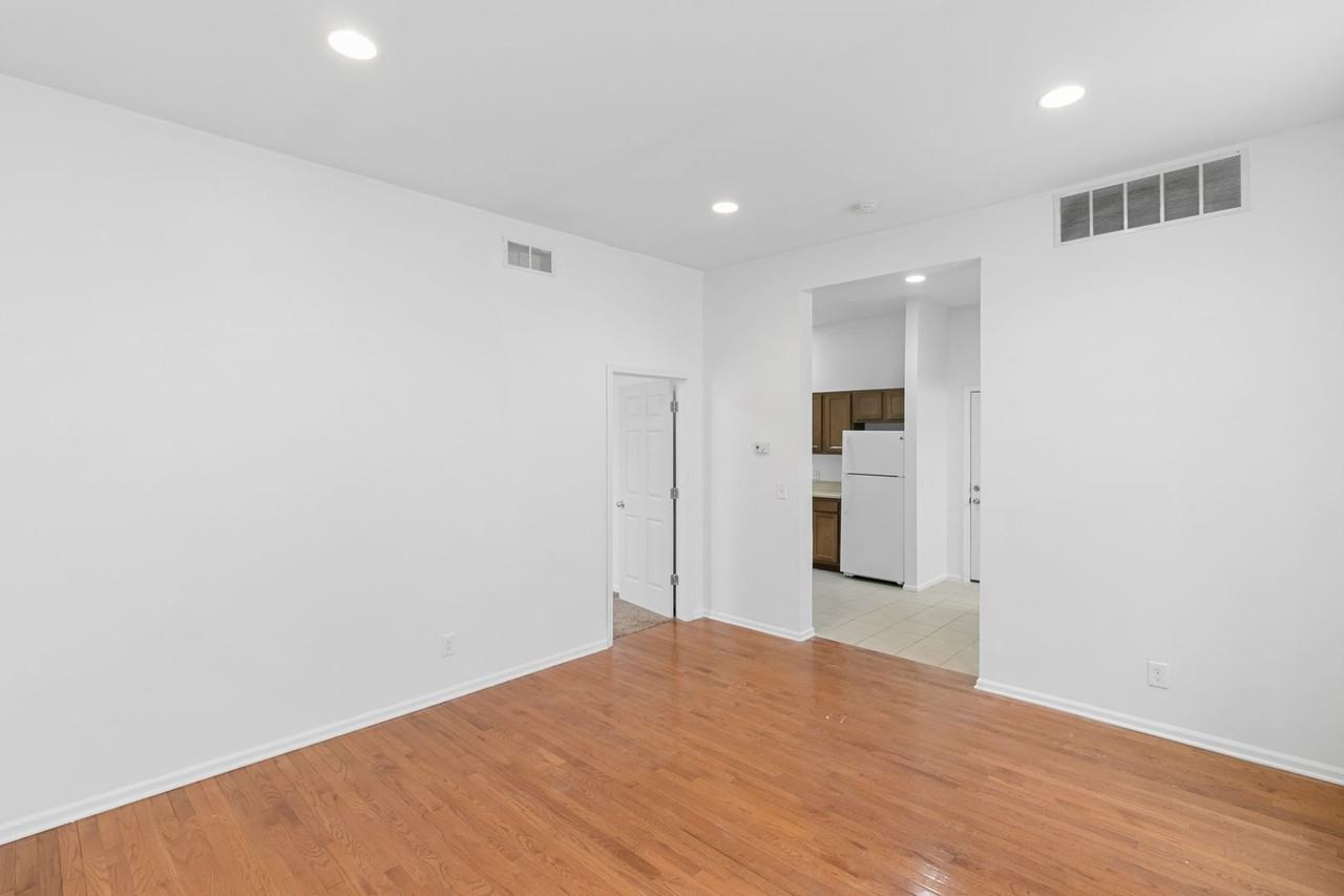 Cross Street Apartments (JAB Ypsi LLC) - Photo 7 of 27