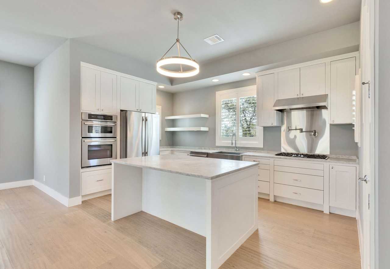 611 Josephine Street #B - Photo 6 of 32