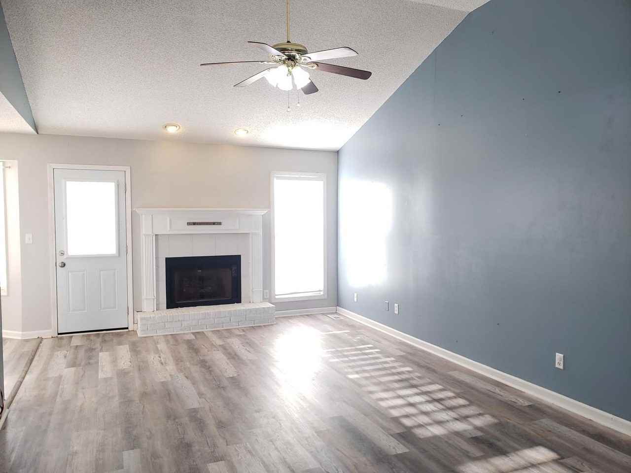 1856 Timberline Pl - Photo 4 of 16