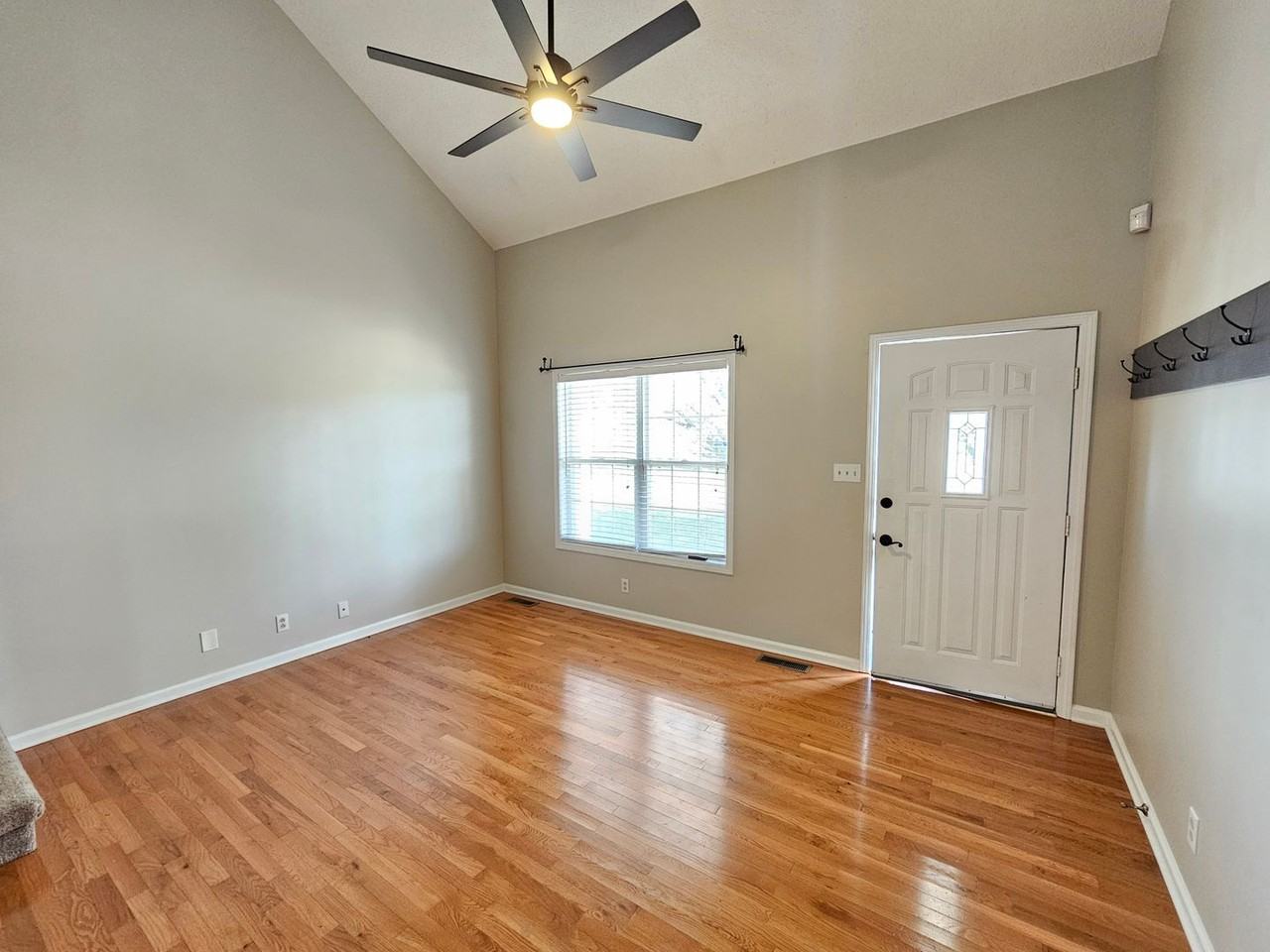 3726 Heather Dr - Photo 5 of 18