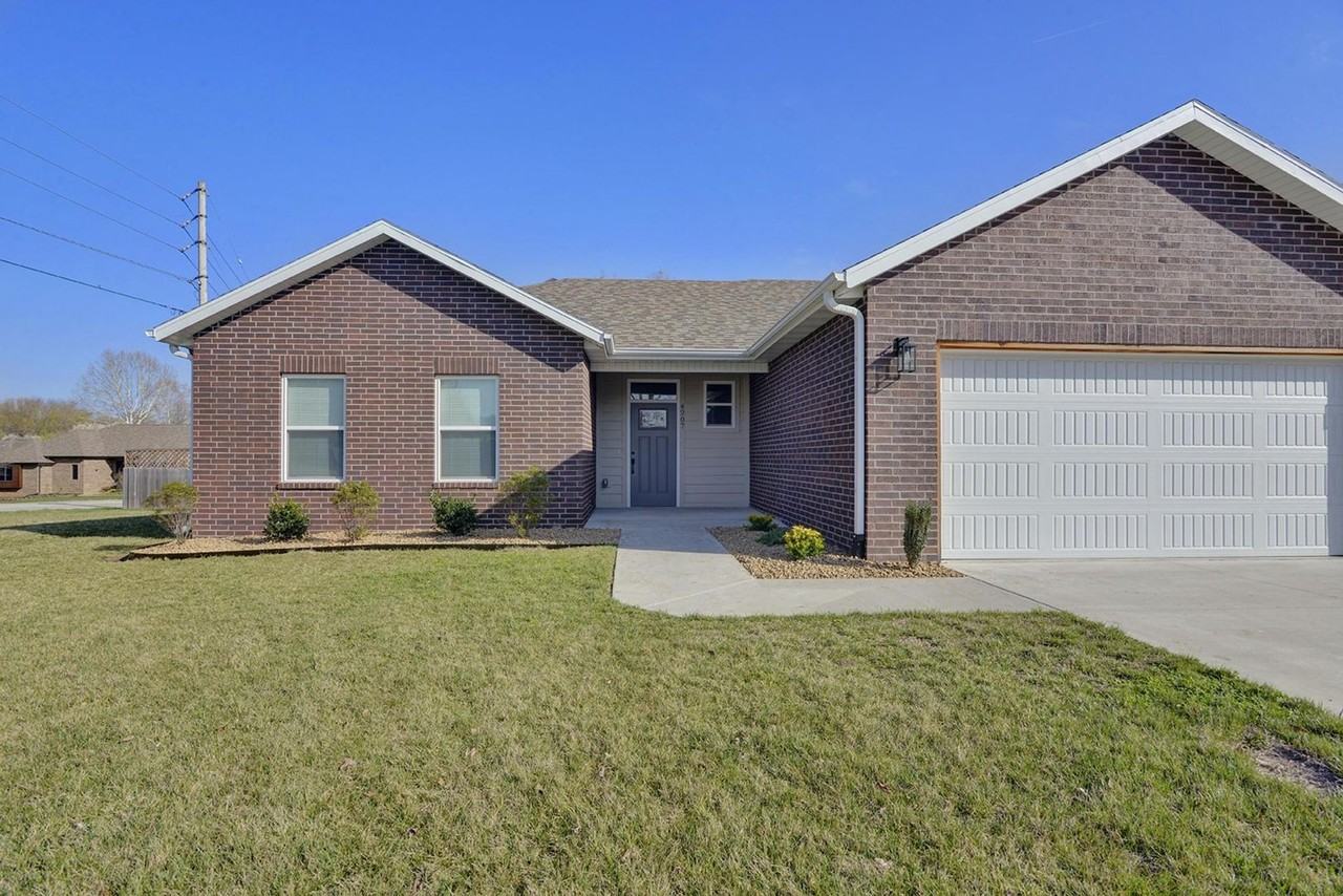 4207 E Eastmoor St - Photo 3 of 25