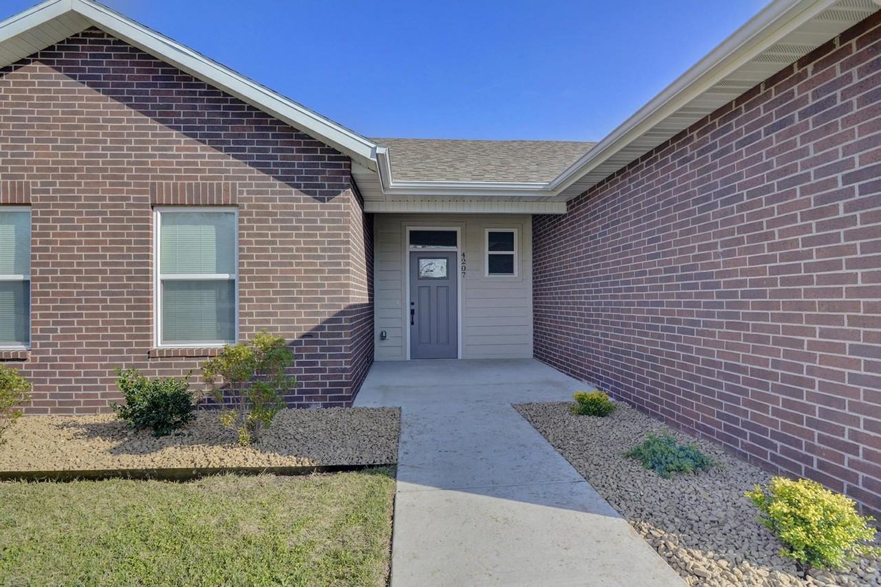 4207 E Eastmoor St - Photo 4 of 25
