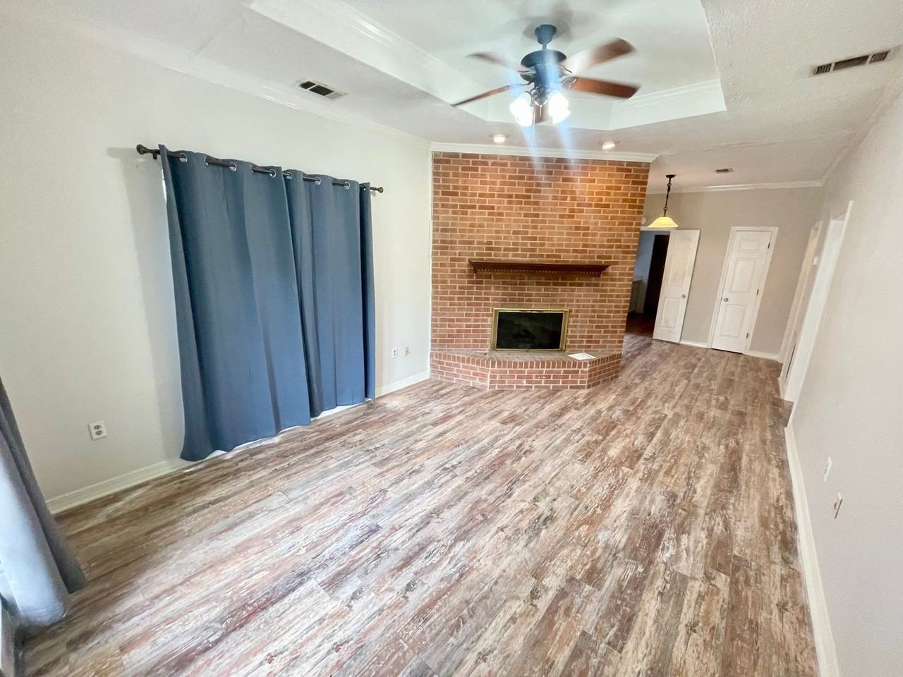 468 Brendalwood Dr - Photo 2 of 11