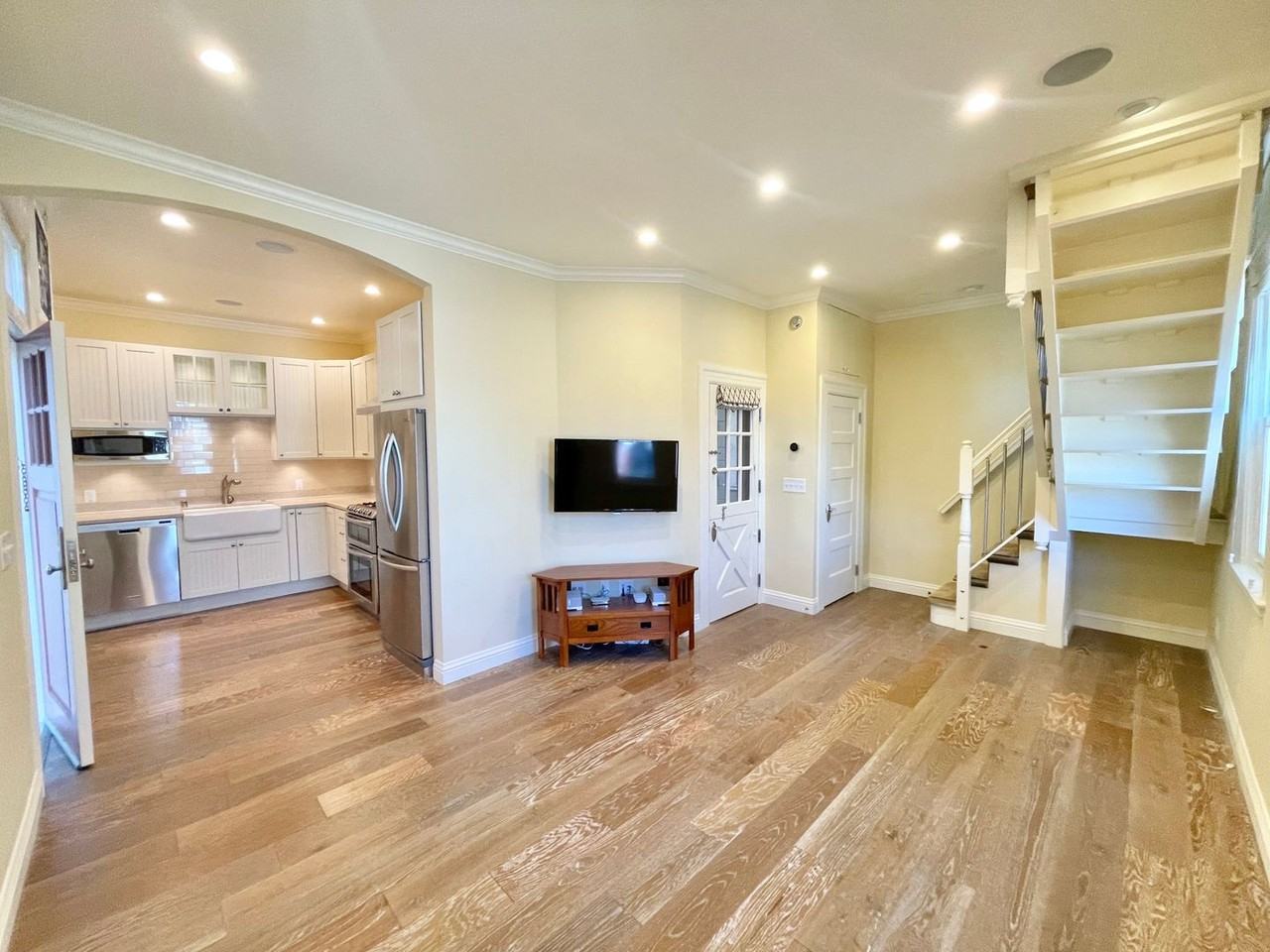 587 Vermont St - Photo 3 of 26