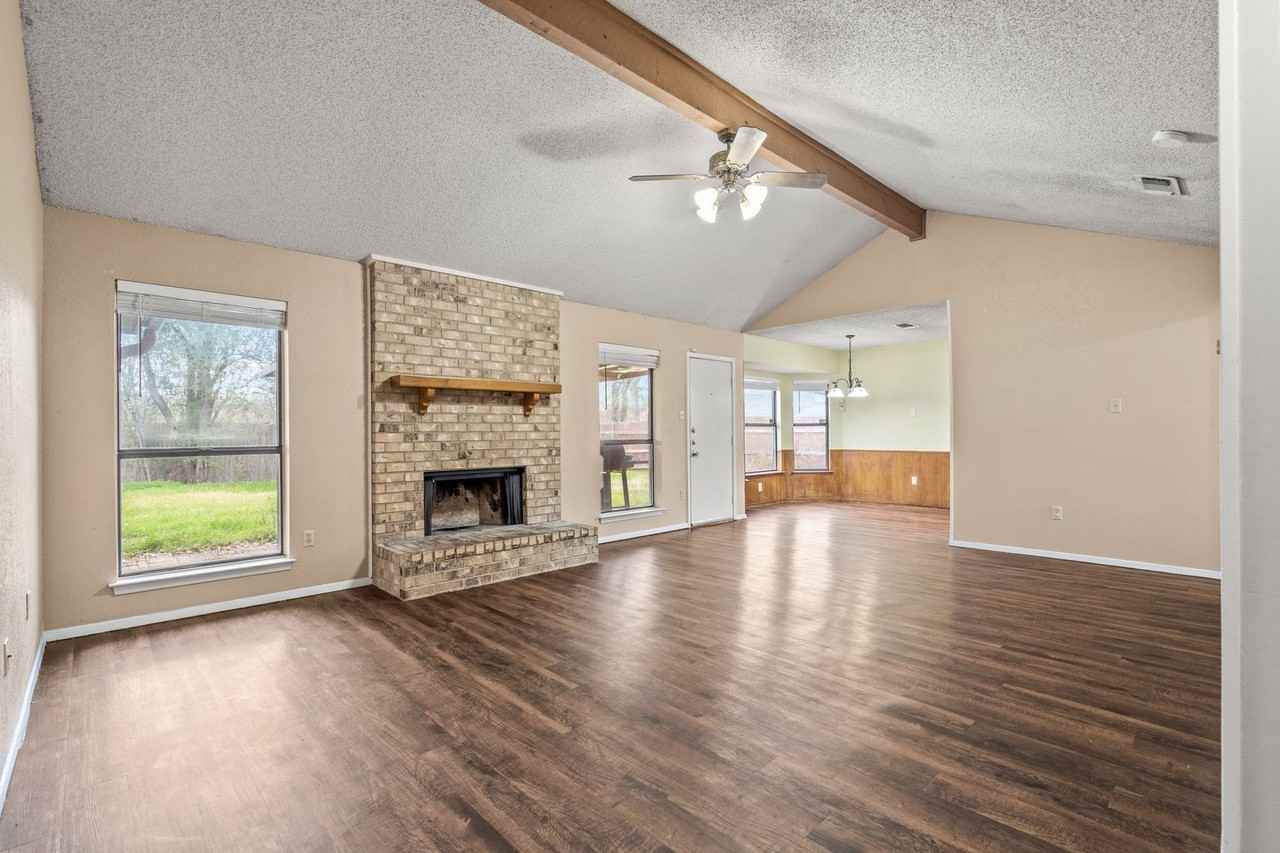 1720 Queen St - Photo 3 of 42