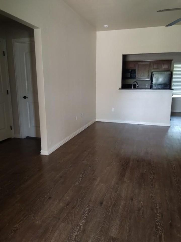 Southern Trace Dr - Photo 3 of 19