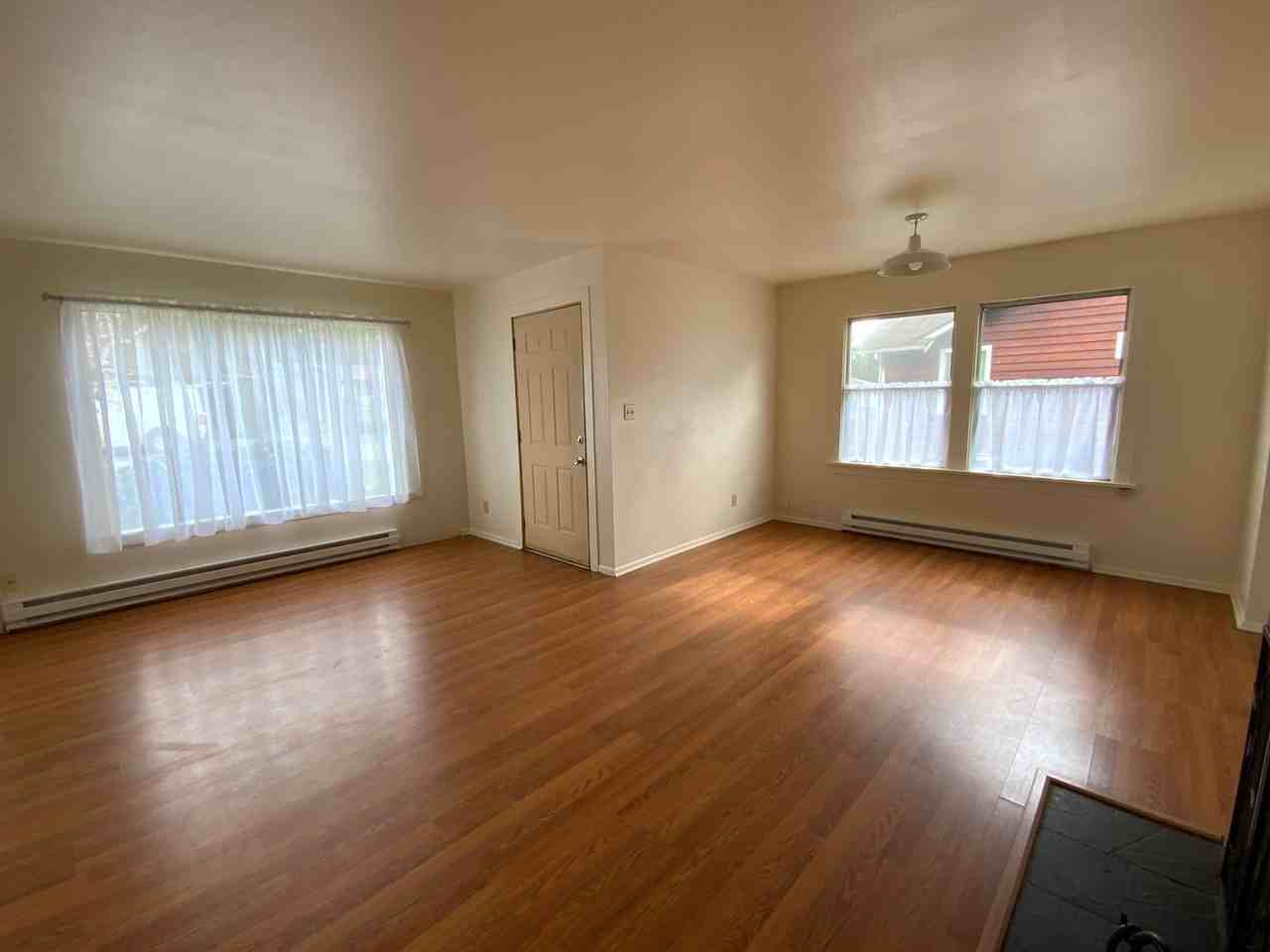 1028 Avenue B - Photo 3 of 19