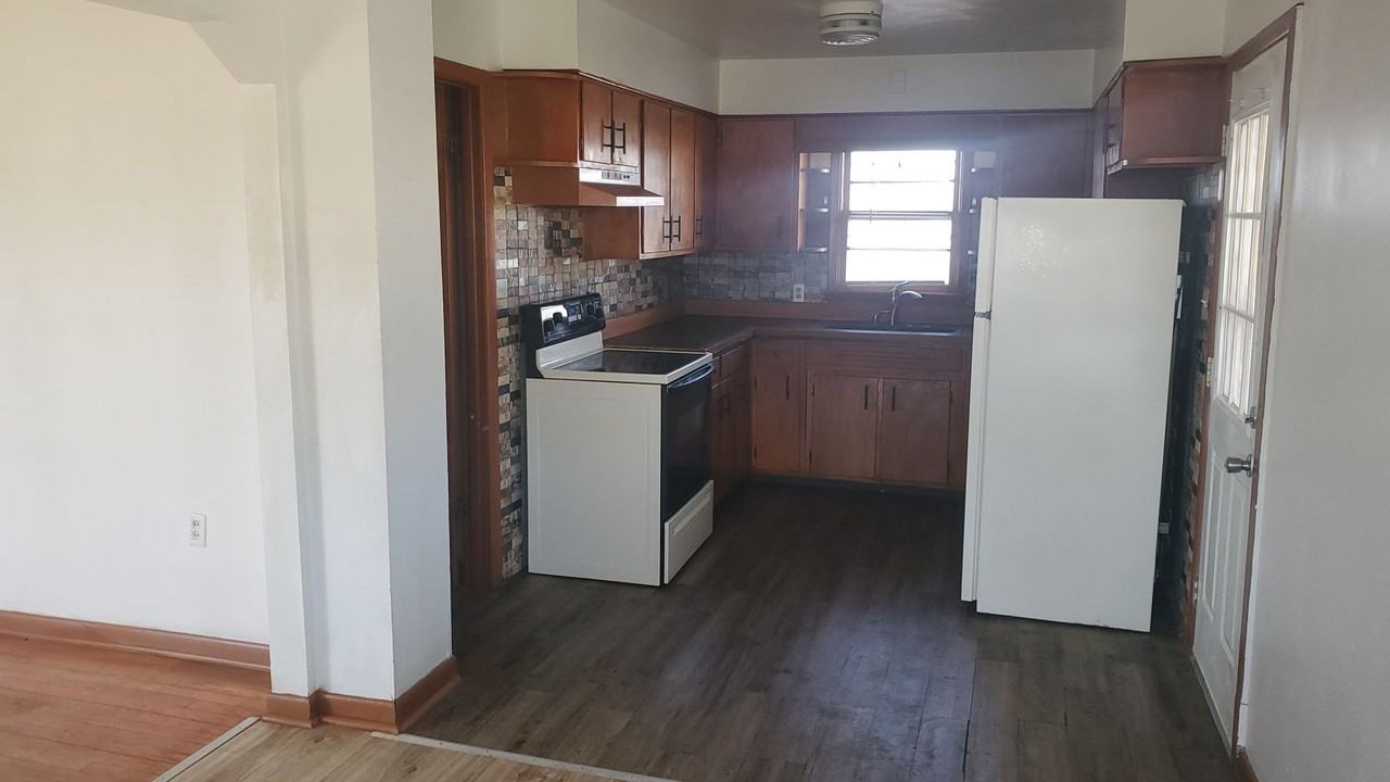 4607 Waterloo Dr - Photo 5 of 20