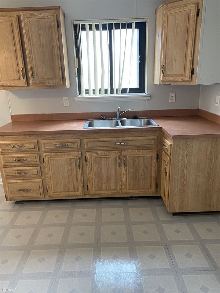 27413 Winslow Ave - Photo 3 of 19