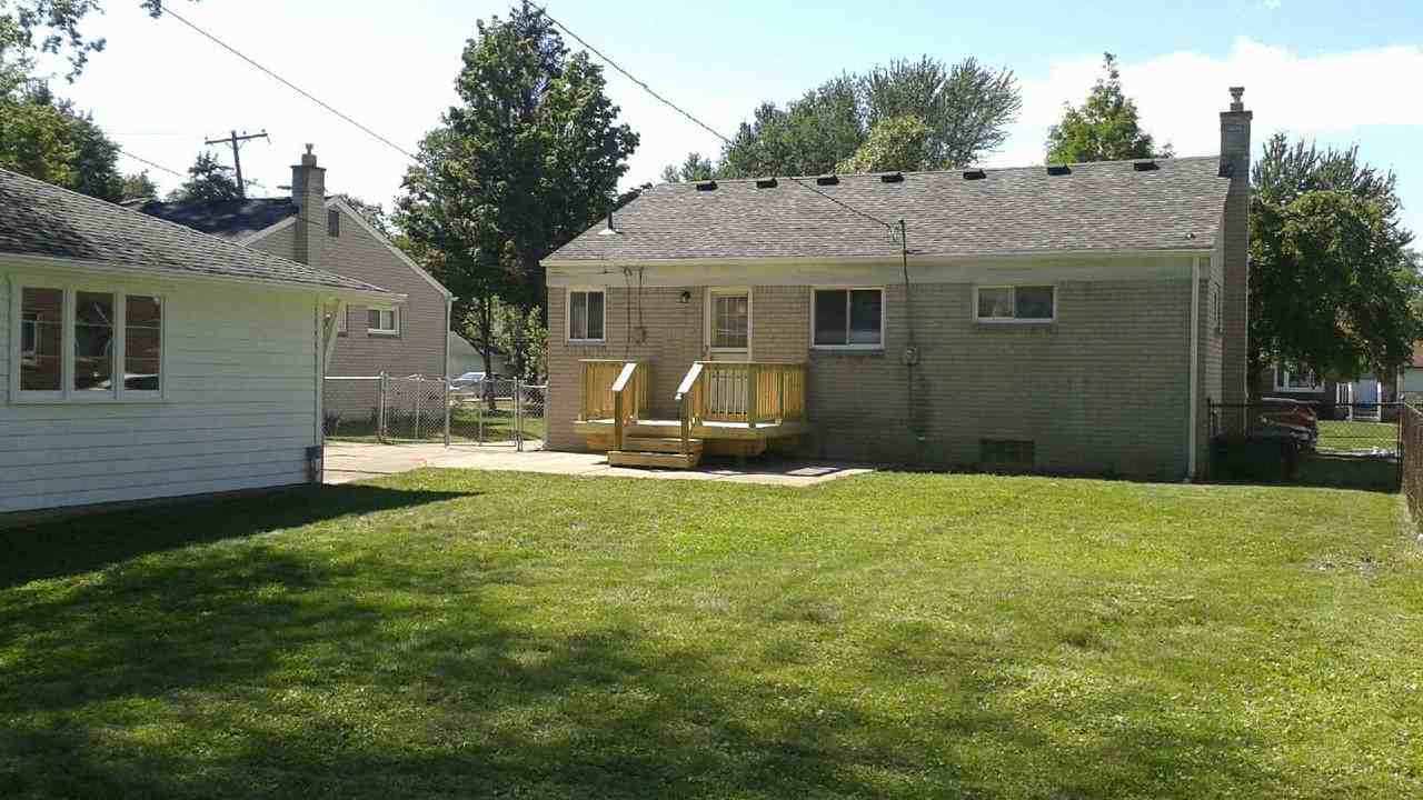 9550 Deering - Photo 3 of 12