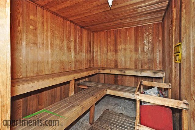 5512 Metrowest Blvd - Photo 3 of 26