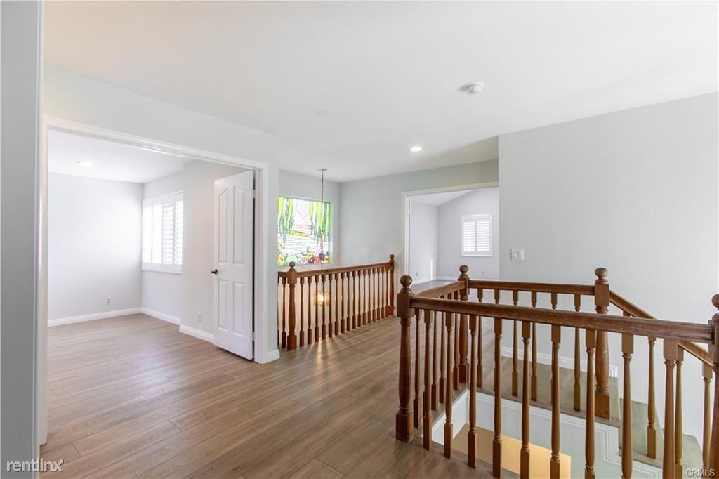 24653 Cypress St - Photo 2 of 11