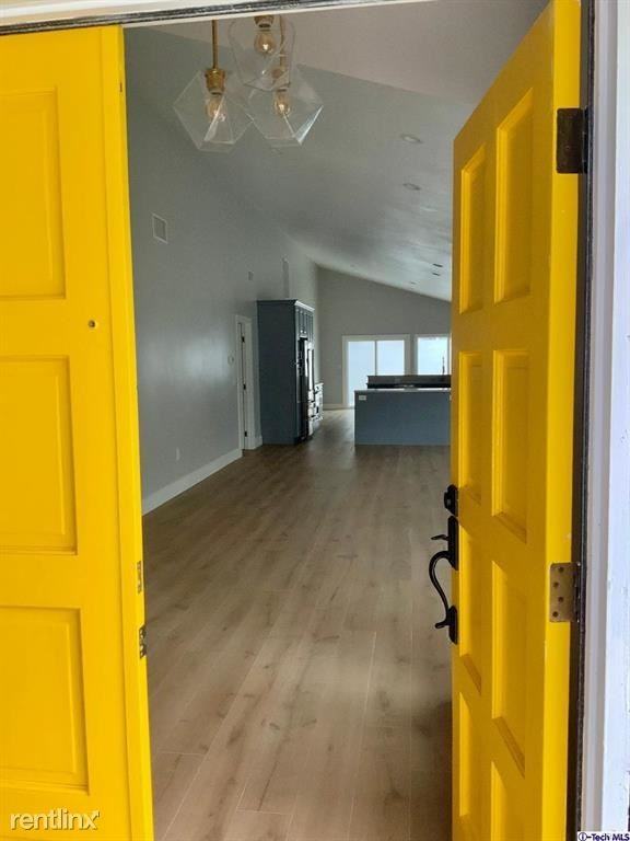 1148 N Poinsettia Ave - Photo 2 of 10