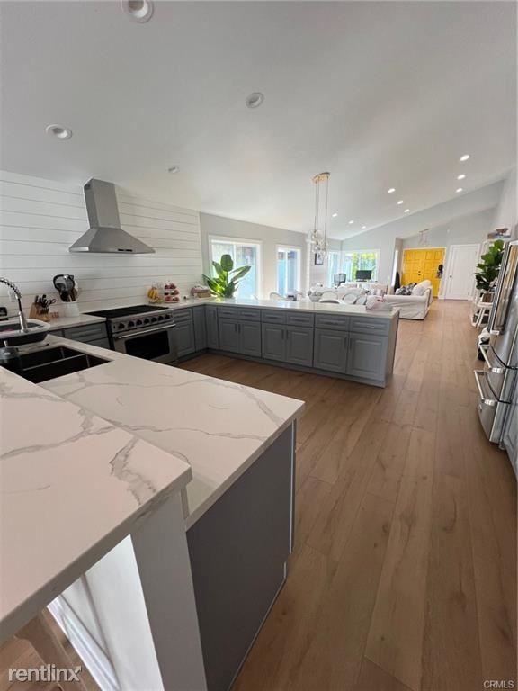 1148 N Poinsettia Ave - Photo 3 of 10