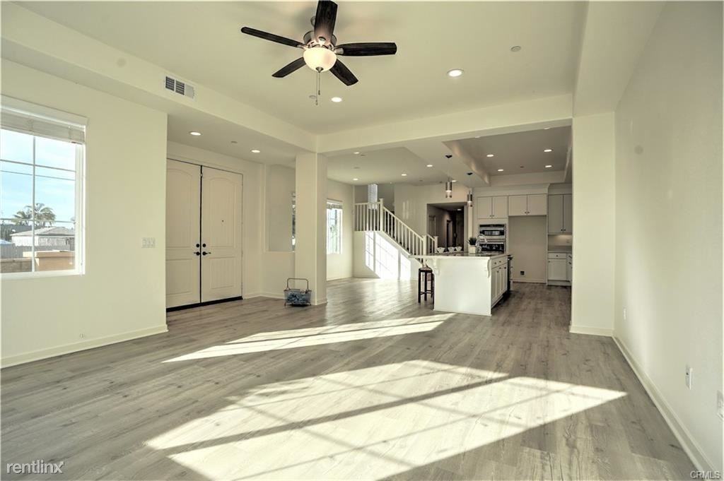 22117 Normandie Ave - Photo 3 of 13
