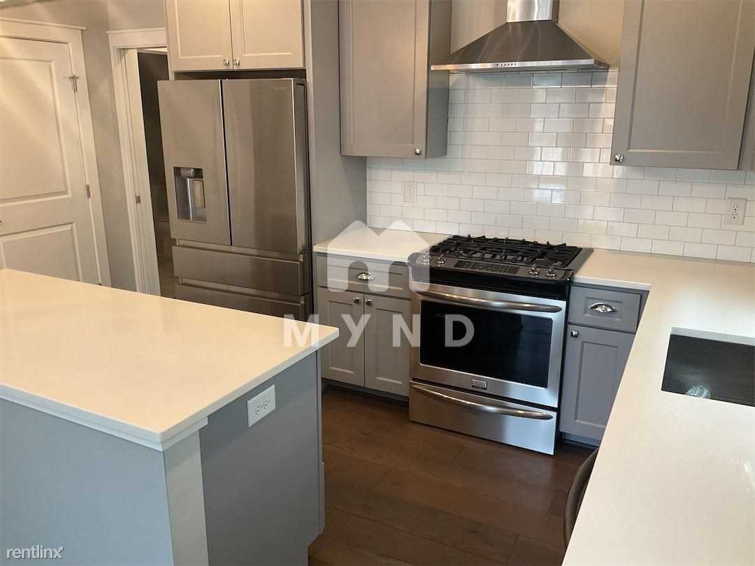2151 Mcclintock Rd #212 - Photo 3 of 14