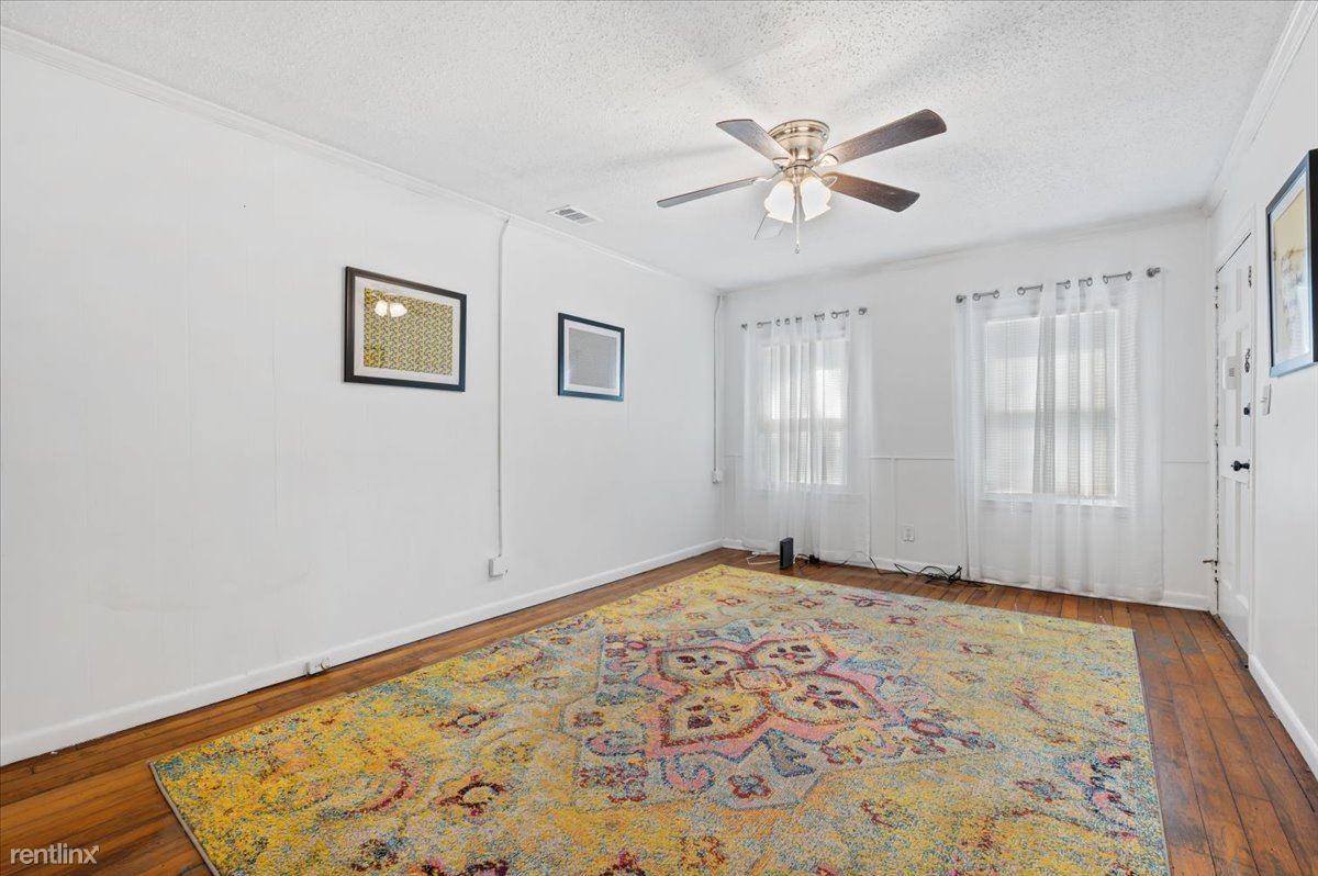 1306 E 53rd St - Photo 3 of 19