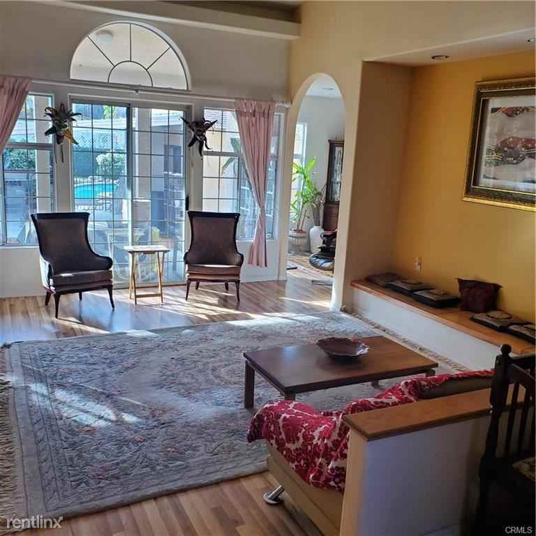 12944 Woodbridge St - Photo 2 of 24