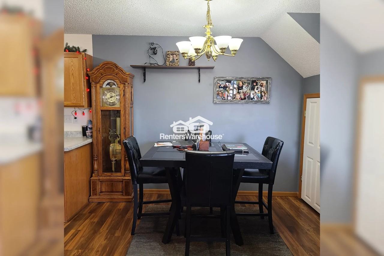 911 Serenity Cir - Photo 3 of 13