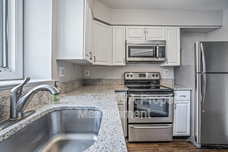 1203 Michigan Ct - Photo 4 of 40