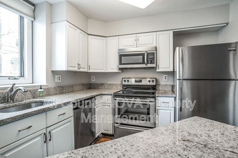 1203 Michigan Ct - Photo 6 of 40