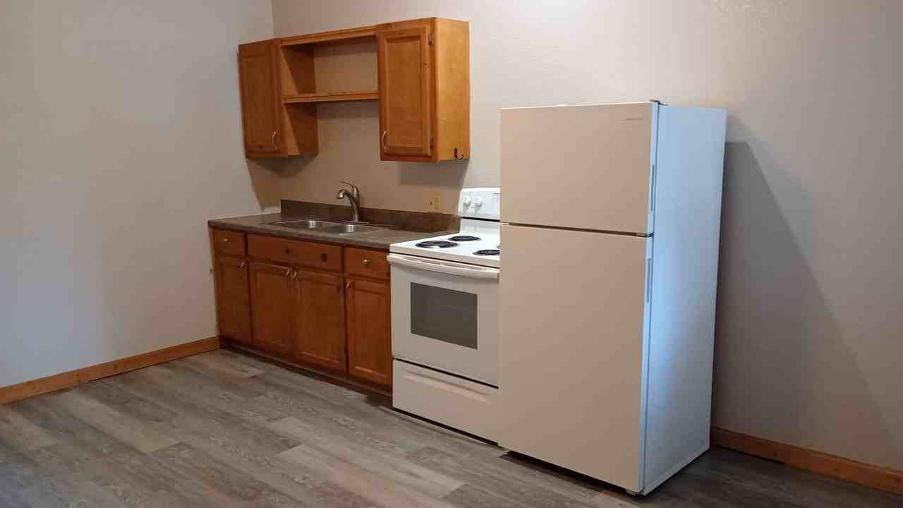 295 W Ellis St #4 - Photo 2 of 5