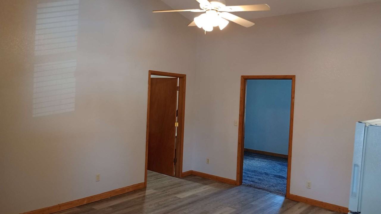 295 W Ellis St #4 - Photo 4 of 5
