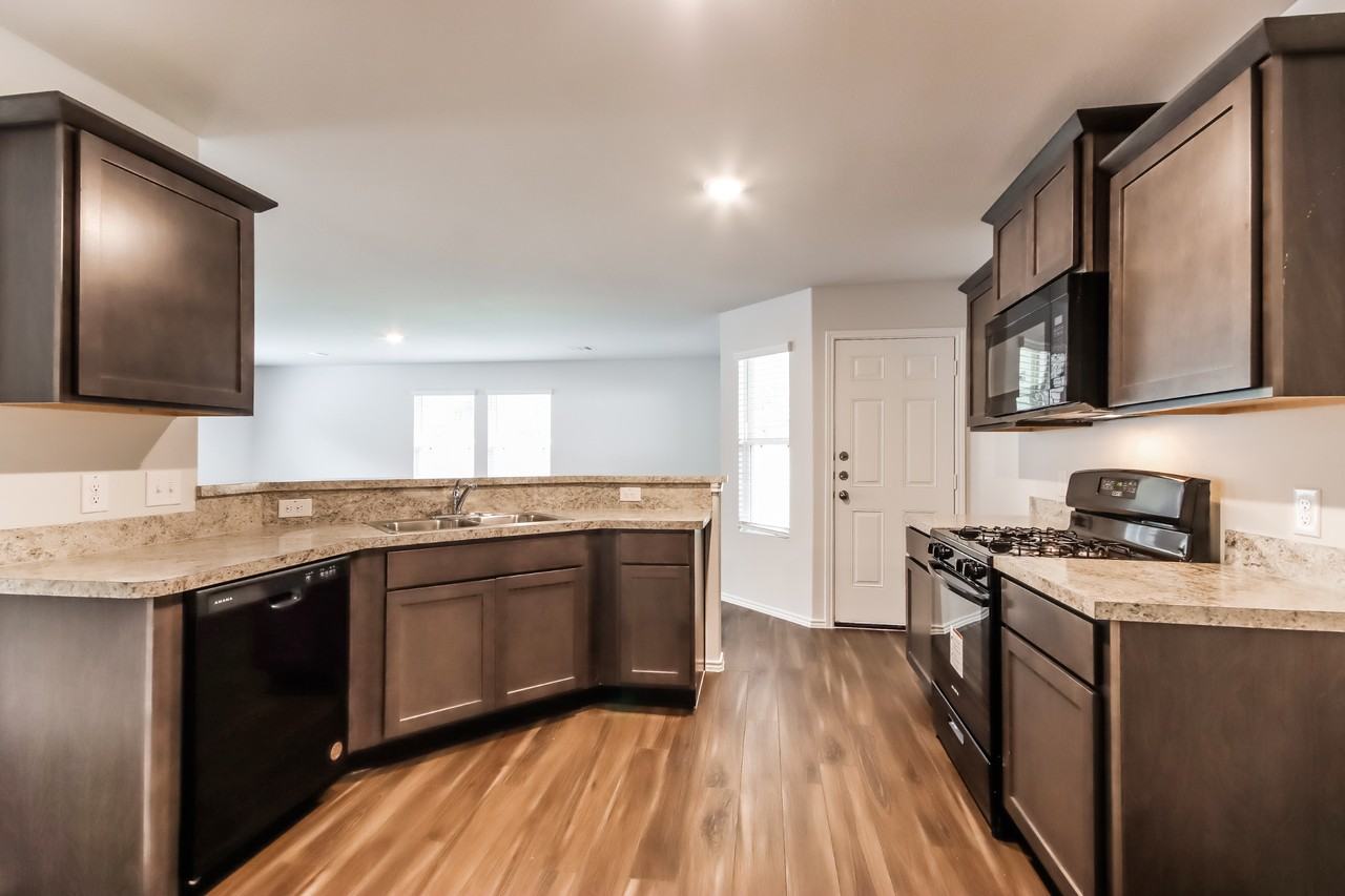 13621 Mourning Dove Ct - Photo 3 of 15