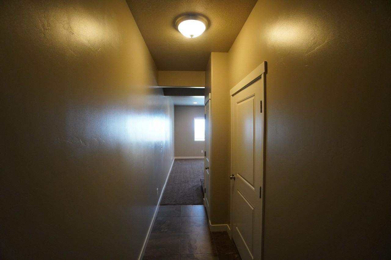 1095 Wn - Photo 3 of 29