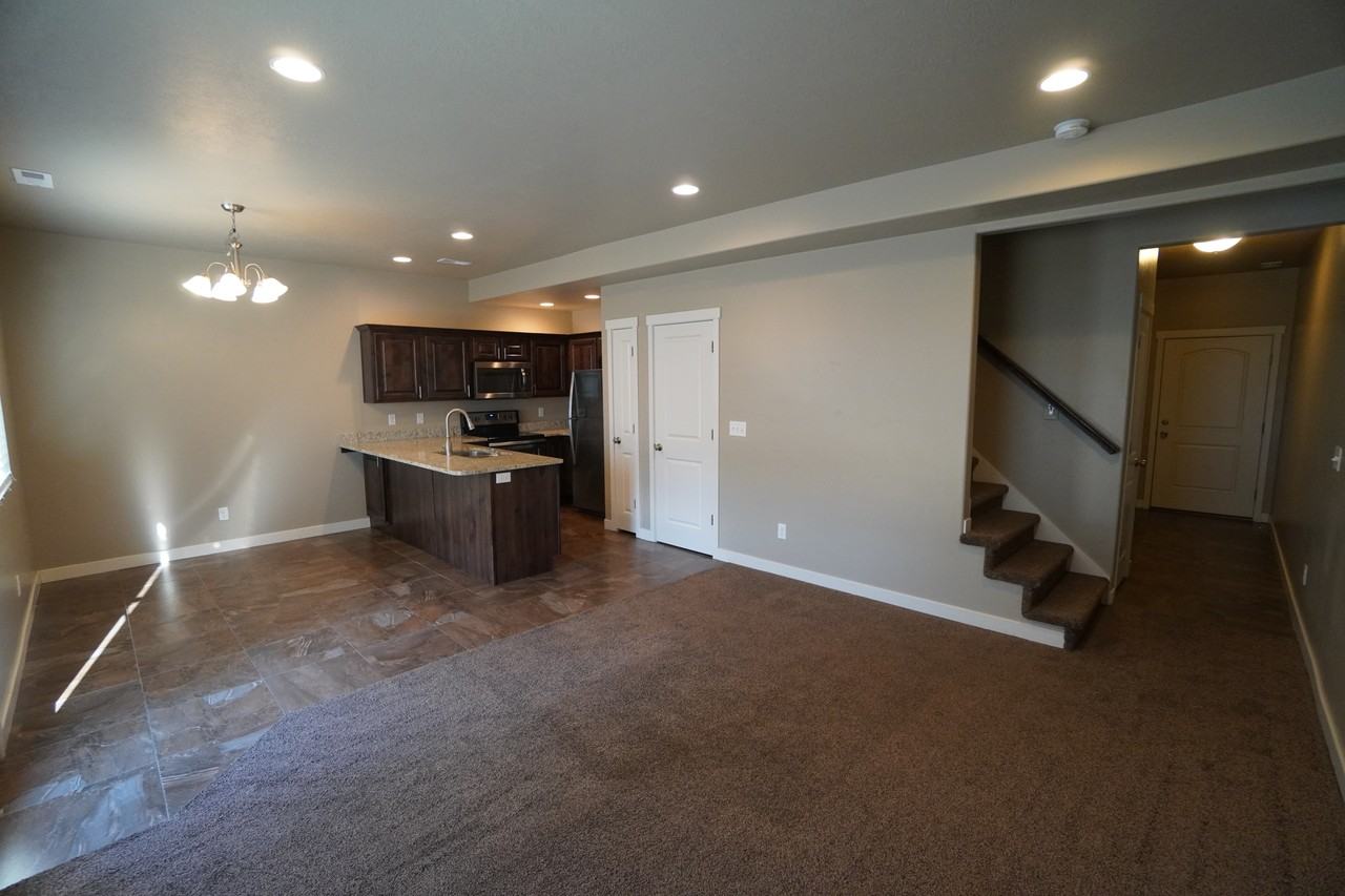 1095 Wn - Photo 5 of 29