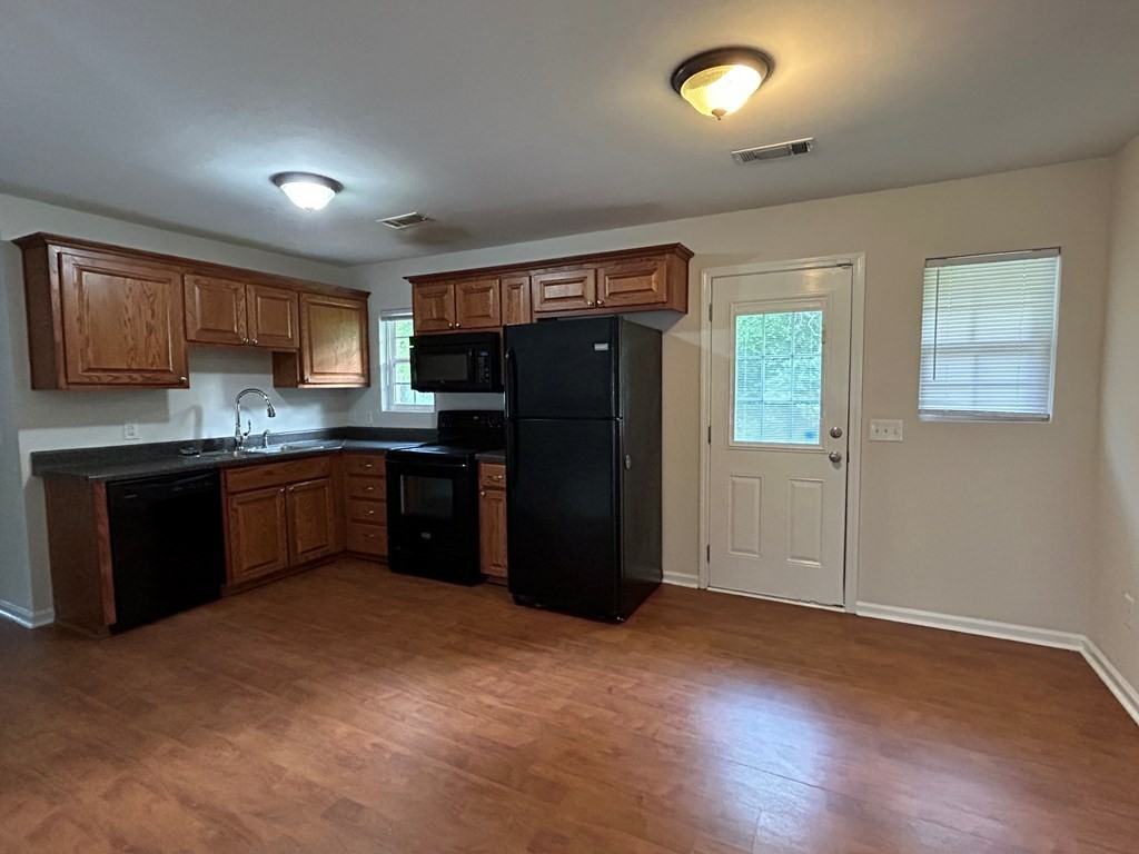 118 Dale Dr - Photo 3 of 17