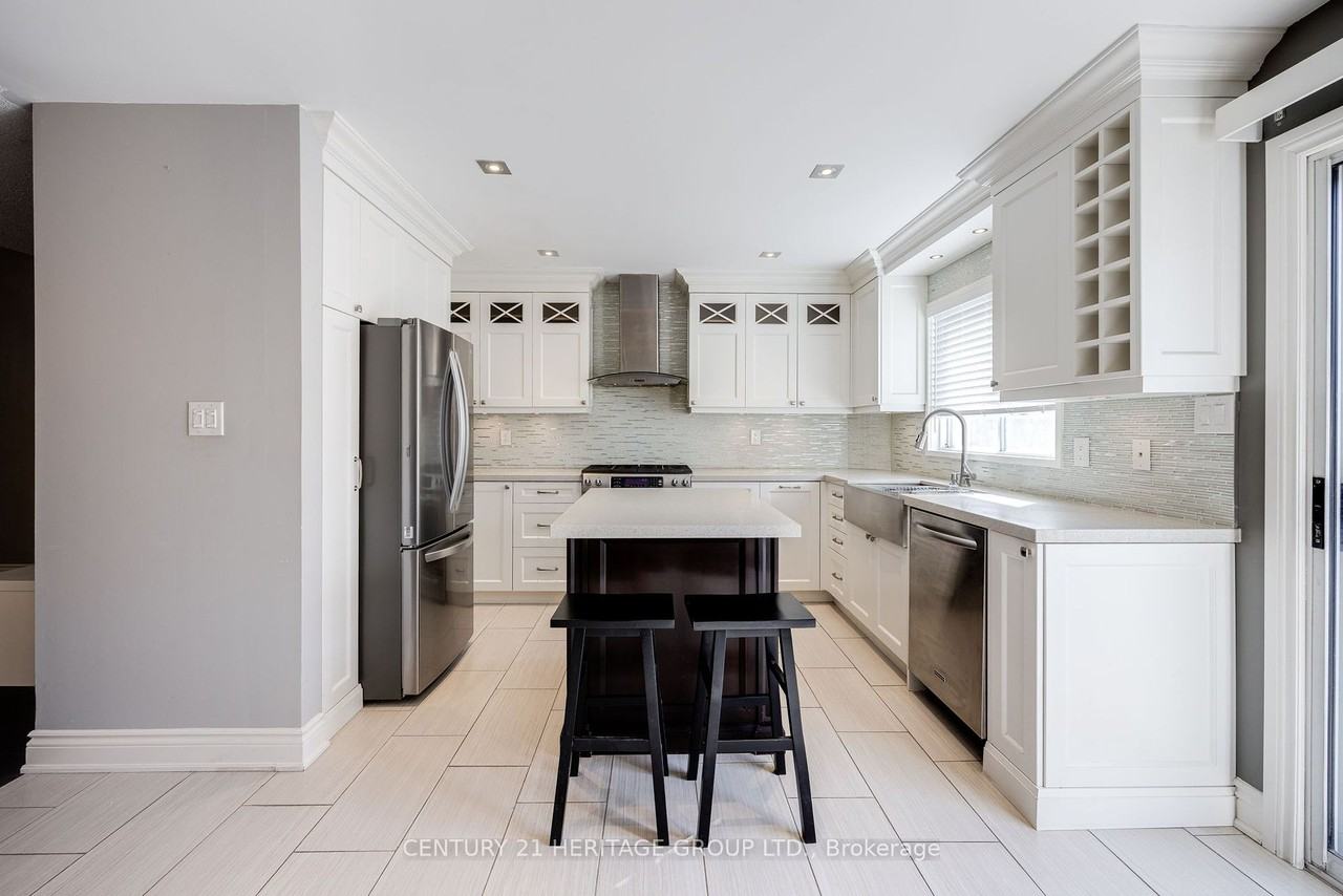 594 Willowick Drive - Photo 3 of 17