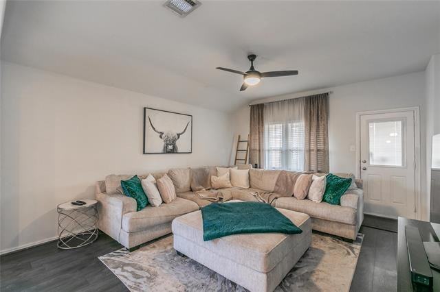 744 Watson Way - Photo 7 of 33