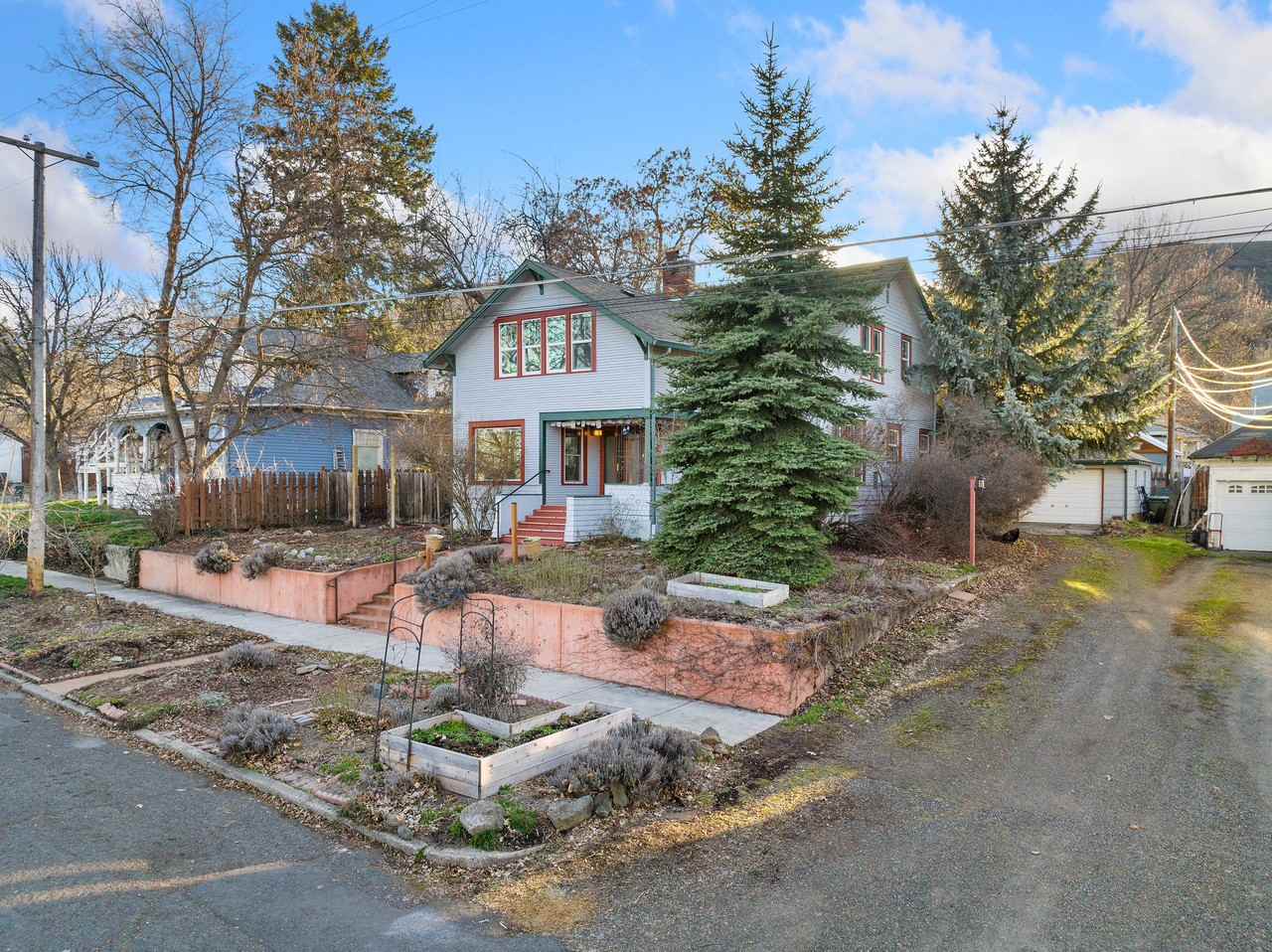 1706 Oak St - Photo 3 of 16