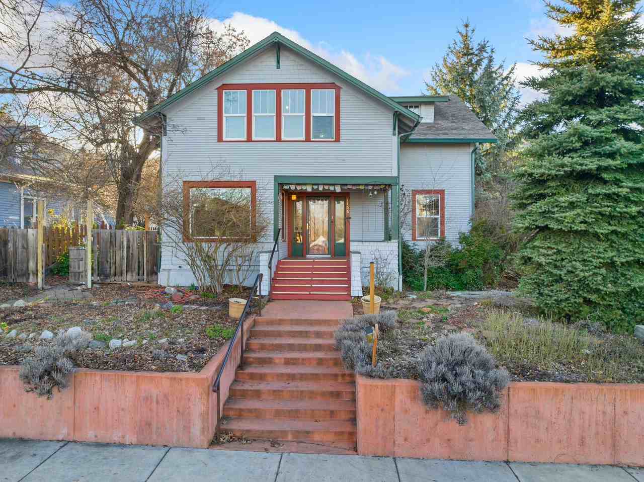 1706 Oak St - Photo 2 of 16