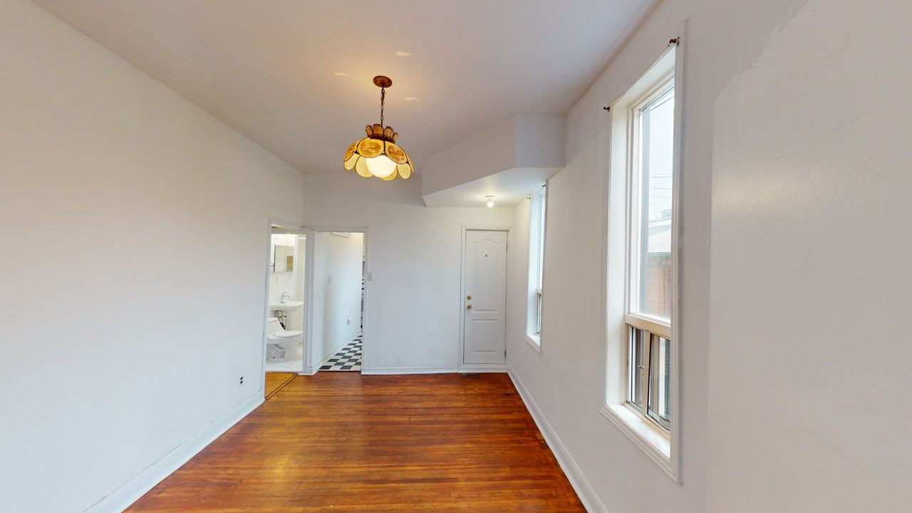 QUEEN ST W & OSSINGTON AVE Apartments 41 Humbert St, Toronto, ON M6J