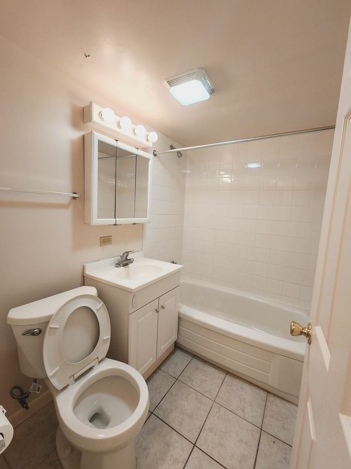 Graduate and Professional - Photo 3 of 8