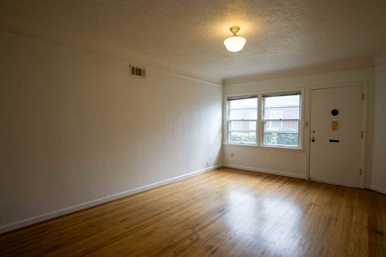 1632 Ne Prescott St #5 - Photo 3 of 12
